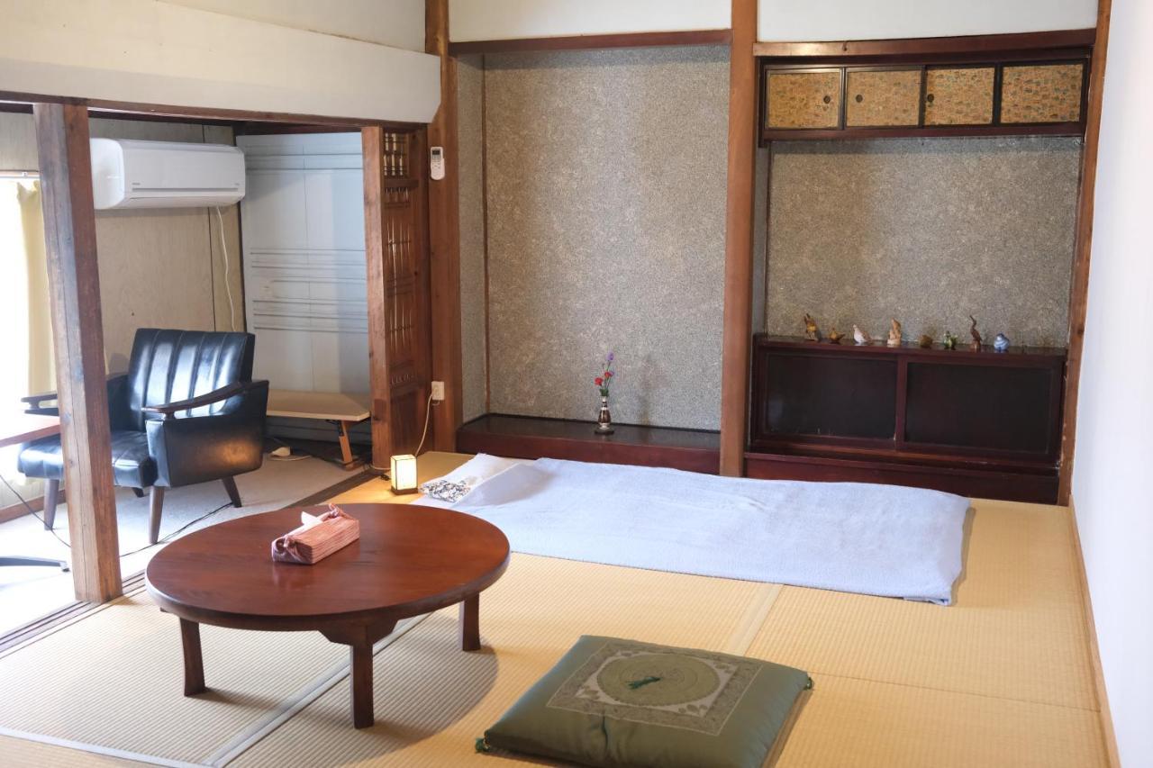 Fukutsu Guesthouse Kojiya 暮らしをつくる宿 旧糀屋 المظهر الخارجي الصورة