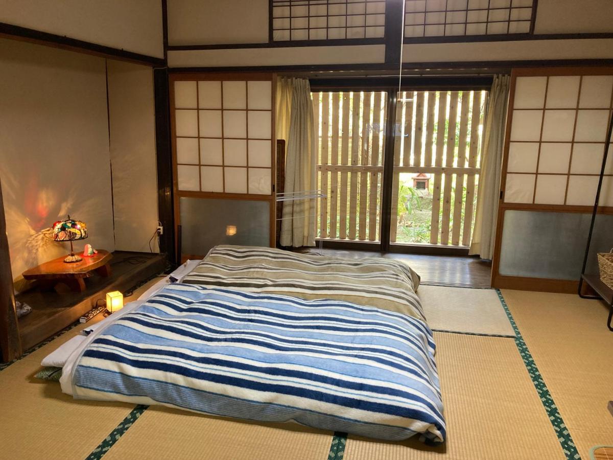 Fukutsu Guesthouse Kojiya 暮らしをつくる宿 旧糀屋 المظهر الخارجي الصورة
